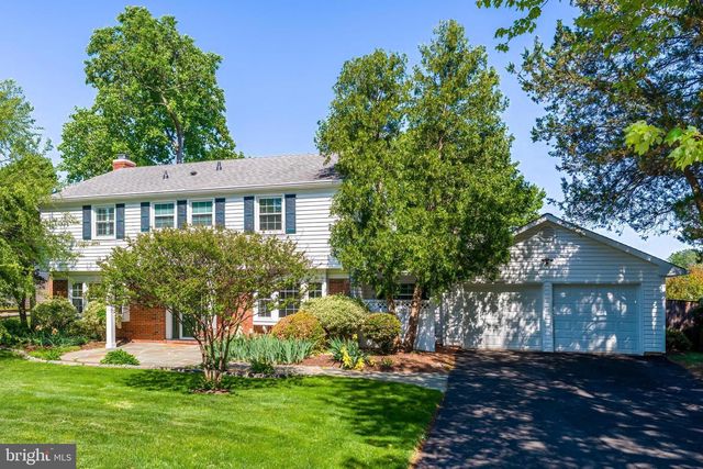 13120 PAVILION LN, Fairfax, VA 22033
