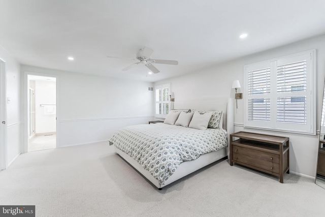 13120 PAVILION LN, Fairfax, VA 22033
