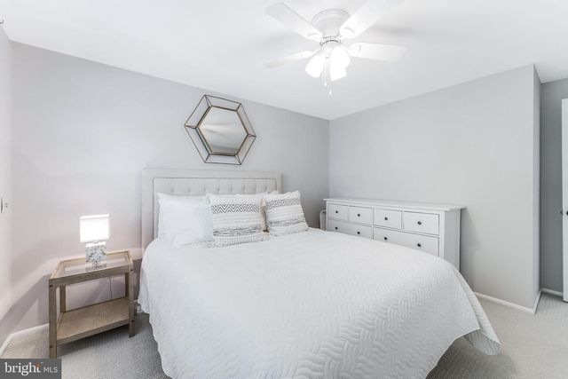 13120 PAVILION LN, Fairfax, VA 22033