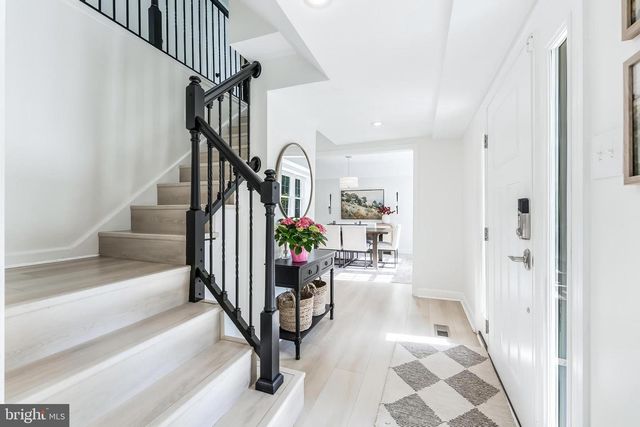 13120 PAVILION LN, Fairfax, VA 22033