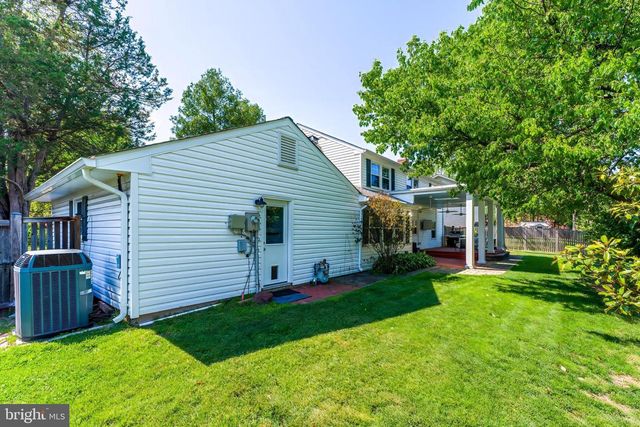 13120 PAVILION LN, Fairfax, VA 22033
