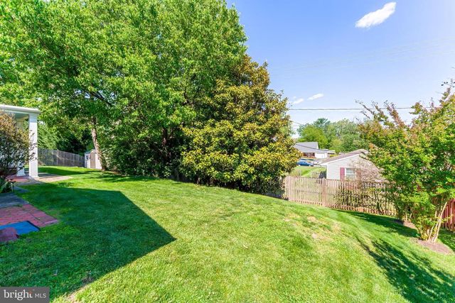 13120 PAVILION LN, Fairfax, VA 22033