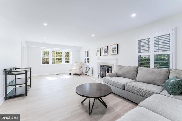 13120 PAVILION LN, Fairfax, VA 22033