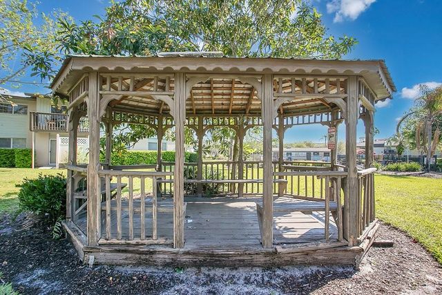 1695 LEE ROAD E204, Winter Park, FL 32789