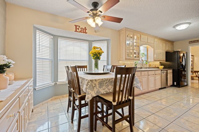 108 N Cliffside Drive N, Burleson, TX 76028