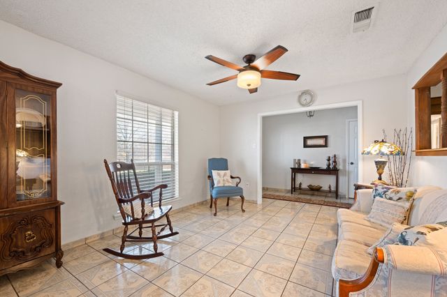 108 N Cliffside Drive N, Burleson, TX 76028