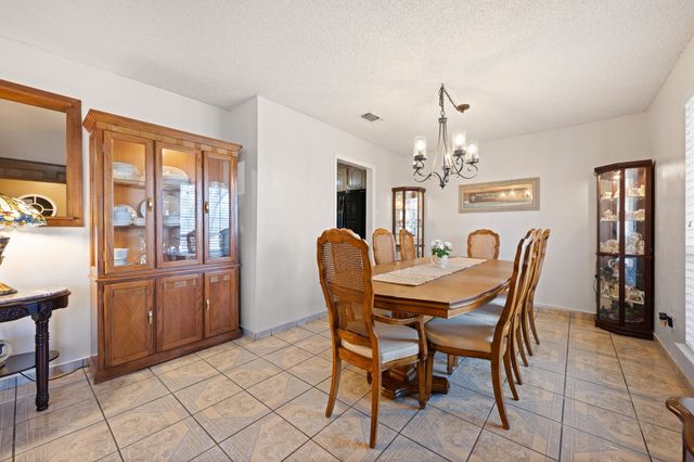 108 N Cliffside Drive N, Burleson, TX 76028