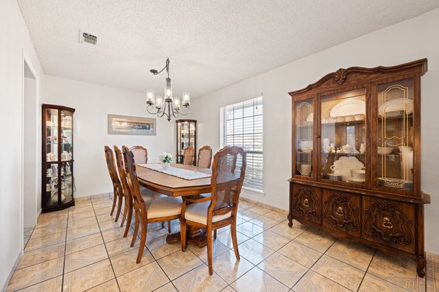 108 N Cliffside Drive N, Burleson, TX 76028