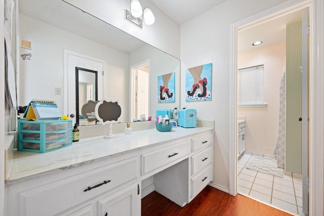 108 N Cliffside Drive N, Burleson, TX 76028