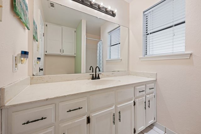 108 N Cliffside Drive N, Burleson, TX 76028