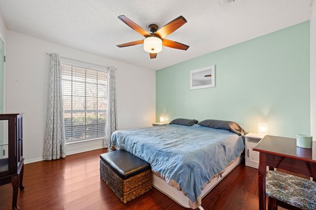 108 N Cliffside Drive N, Burleson, TX 76028