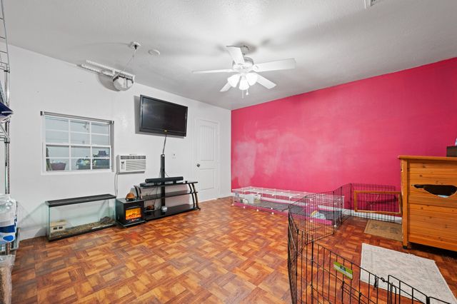 108 N Cliffside Drive N, Burleson, TX 76028