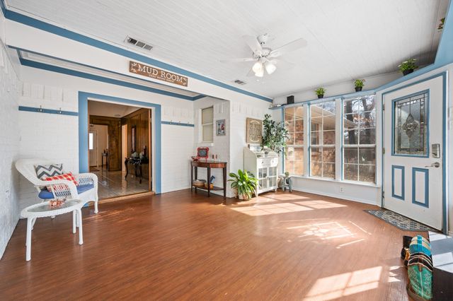 108 N Cliffside Drive N, Burleson, TX 76028