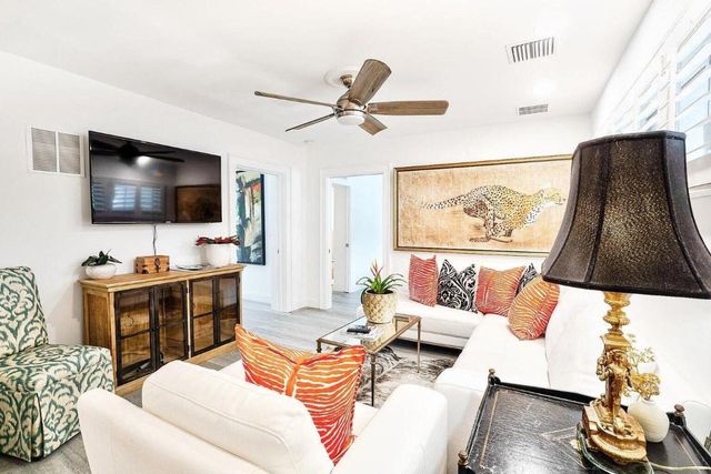 246 Elwa Place, West Palm Beach, FL 33405