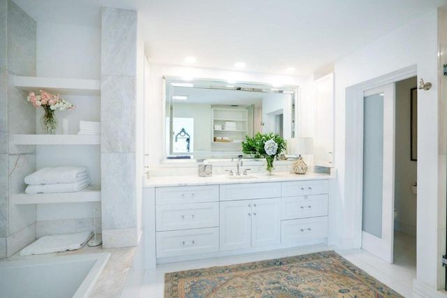 246 Elwa Place, West Palm Beach, FL 33405