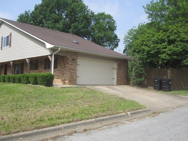 2801 Pyramid Circle, Denison, TX 75020