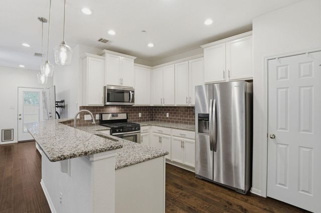 2304 S Lakeline BLVD 404, Cedar Park, TX 78613