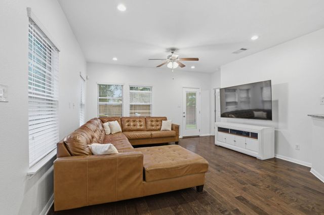 2304 S Lakeline BLVD 404, Cedar Park, TX 78613