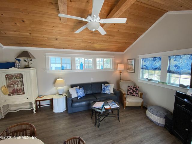 118 8TH Avenue N, Jacksonville Beach, FL 32250