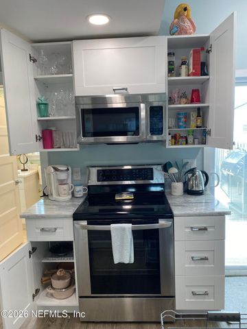 118 8TH Avenue N, Jacksonville Beach, FL 32250