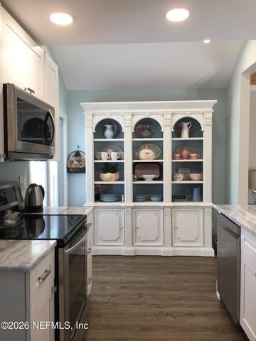 118 8TH Avenue N, Jacksonville Beach, FL 32250