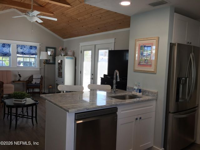 118 8TH Avenue N, Jacksonville Beach, FL 32250