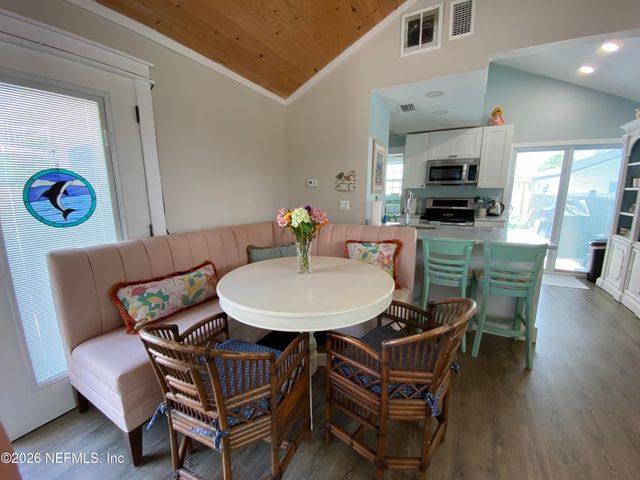 118 8TH Avenue N, Jacksonville Beach, FL 32250