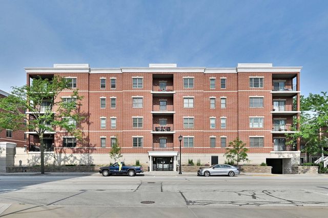 210 N Addison Avenue 301, Elmhurst, IL 60126