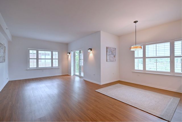 210 N Addison Avenue 301, Elmhurst, IL 60126
