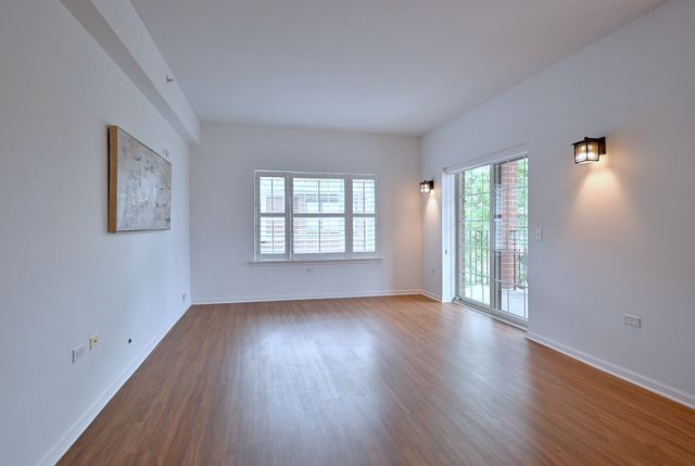 210 N Addison Avenue 301, Elmhurst, IL 60126