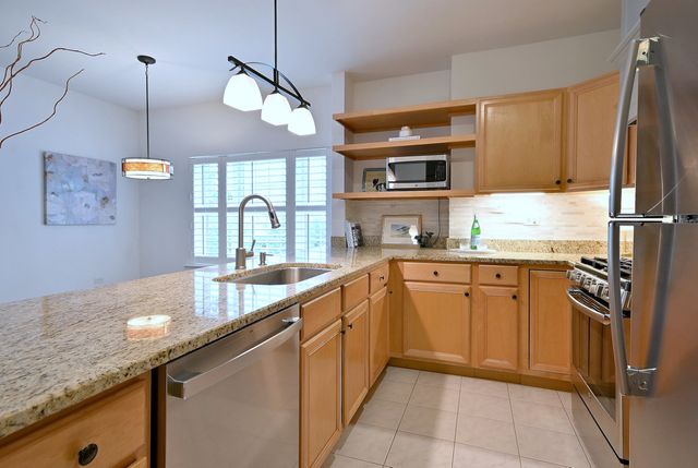 210 N Addison Avenue 301, Elmhurst, IL 60126