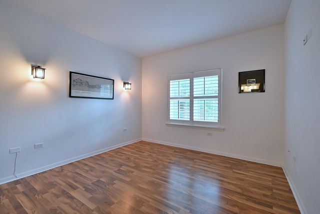 210 N Addison Avenue 301, Elmhurst, IL 60126