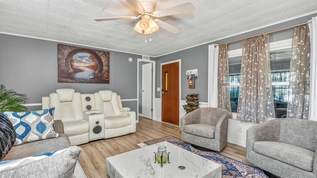 8 Burr Circle, Murrells Inlet, SC 29576