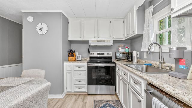 8 Burr Circle, Murrells Inlet, SC 29576