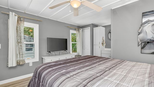 8 Burr Circle, Murrells Inlet, SC 29576