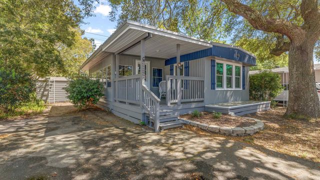 8 Burr Circle, Murrells Inlet, SC 29576