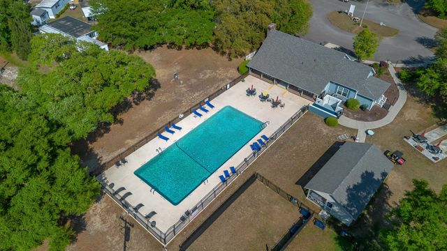 8 Burr Circle, Murrells Inlet, SC 29576