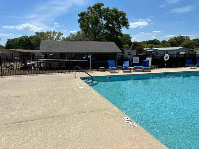 8 Burr Circle, Murrells Inlet, SC 29576