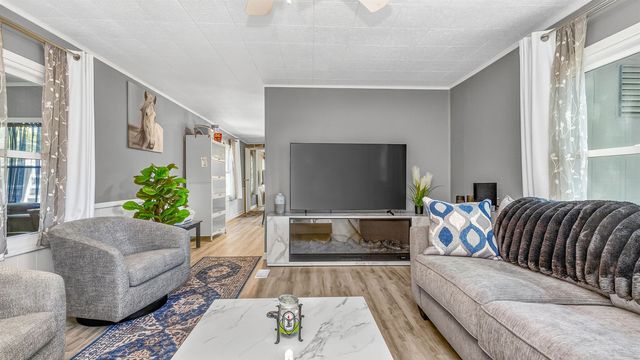 8 Burr Circle, Murrells Inlet, SC 29576