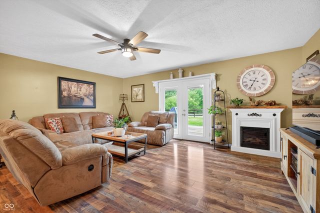 8552 E Windy Acres Lane, Mooresville, IN 46158