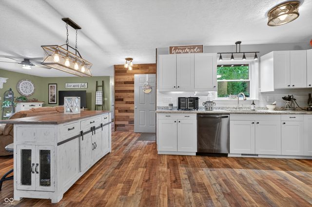 8552 E Windy Acres Lane, Mooresville, IN 46158