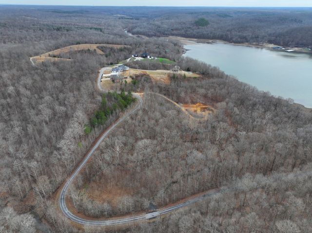 454 River Trace Dr, Dover, TN 37058