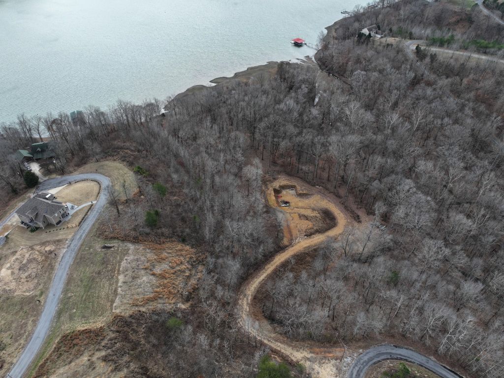 454 River Trace Dr, Dover, TN 37058