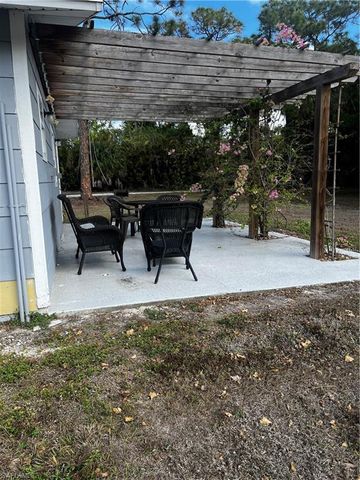 5111 Country Lakes DR B, Fort Myers, FL 33905