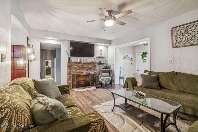 4665 TIMUQUANA Road, Jacksonville, FL 32210