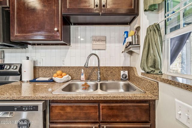 4665 TIMUQUANA Road, Jacksonville, FL 32210