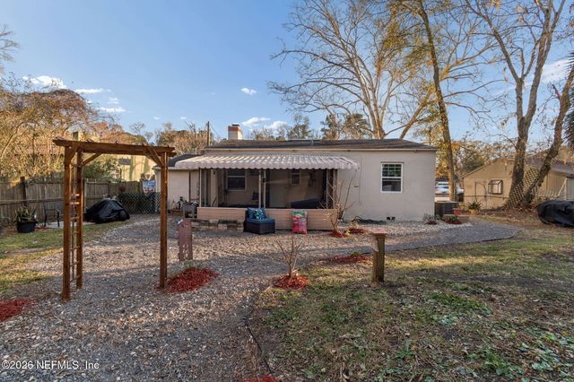 4665 TIMUQUANA Road, Jacksonville, FL 32210