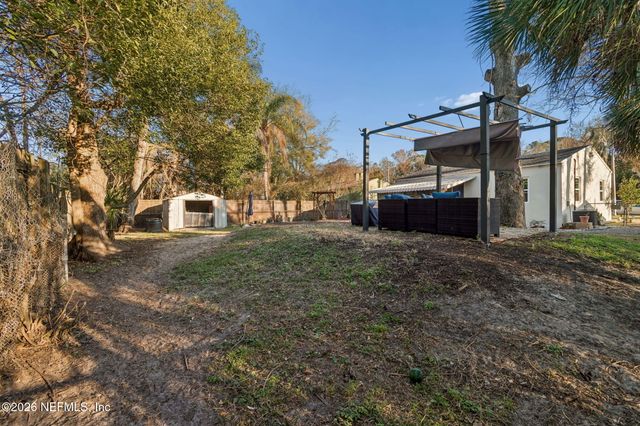 4665 TIMUQUANA Road, Jacksonville, FL 32210