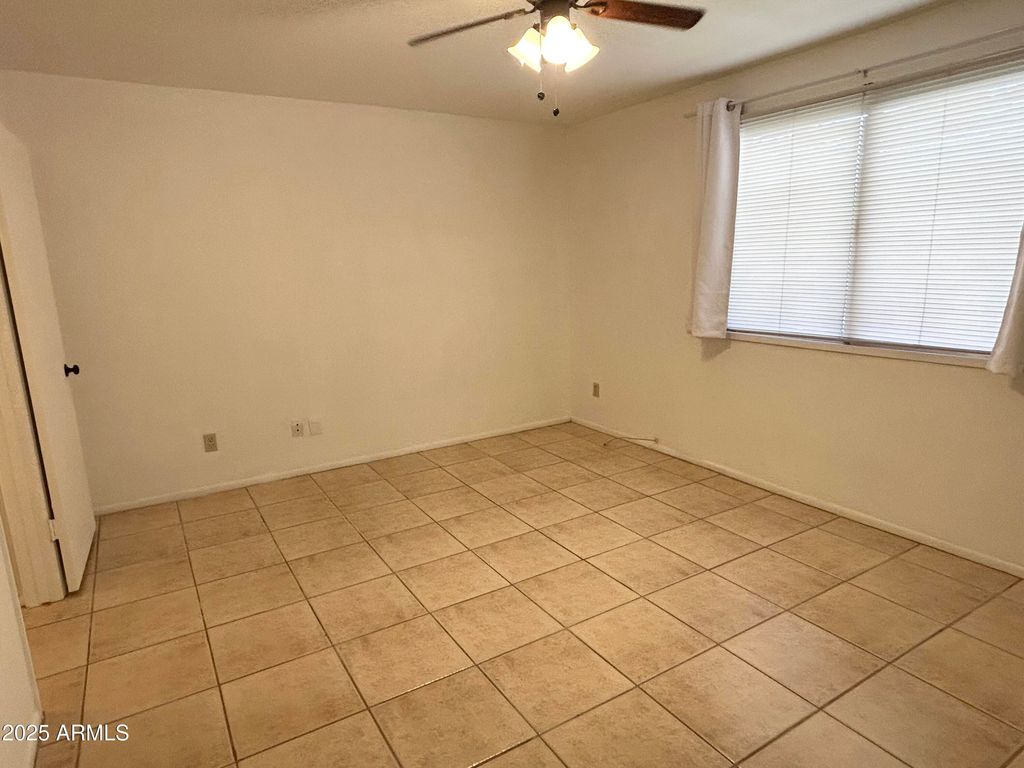 Image 17 of property listing at 12810 N 113th Avenue 8, Youngtown, AZ 85363