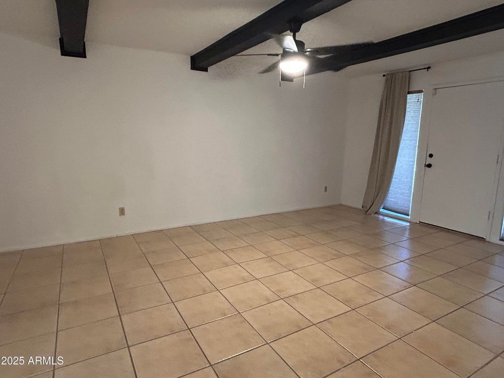 Image 6 of property listing at 12810 N 113th Avenue 8, Youngtown, AZ 85363